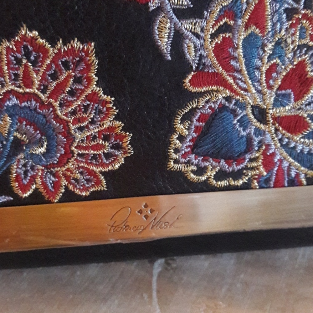 PATRICIA NASH HAND WALLET